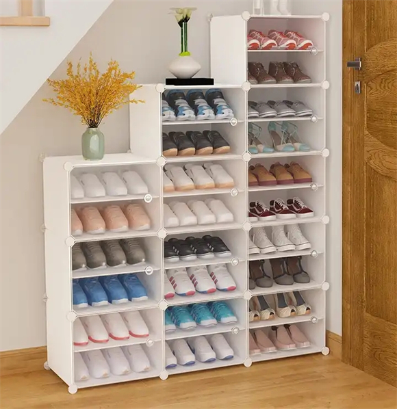 Shoe rack with cover